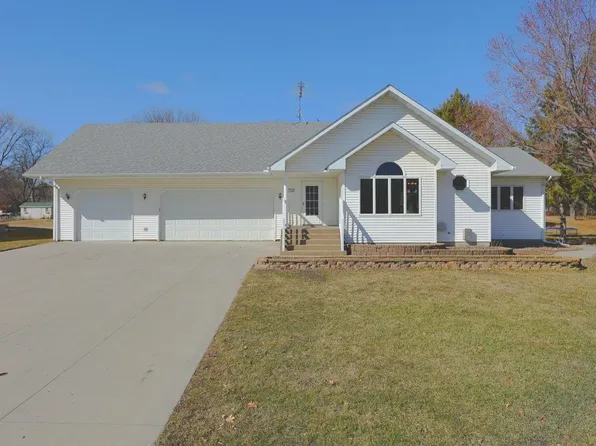 720 Eshton Ct SE, Cokato, MN 55321