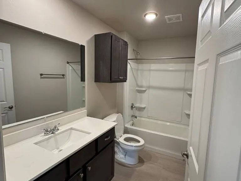 502 Parkhill Cir — Photo 13
