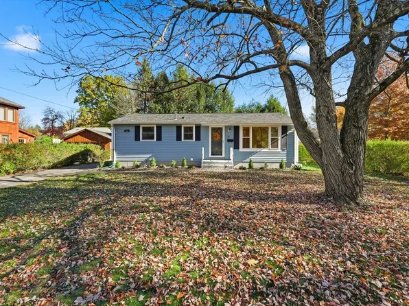 34 Hildreth Ave, South Hadley, MA 01075