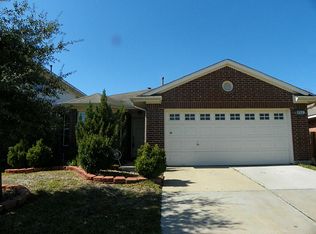 9722 Angleside Ln, Sugar Land, TX 77498