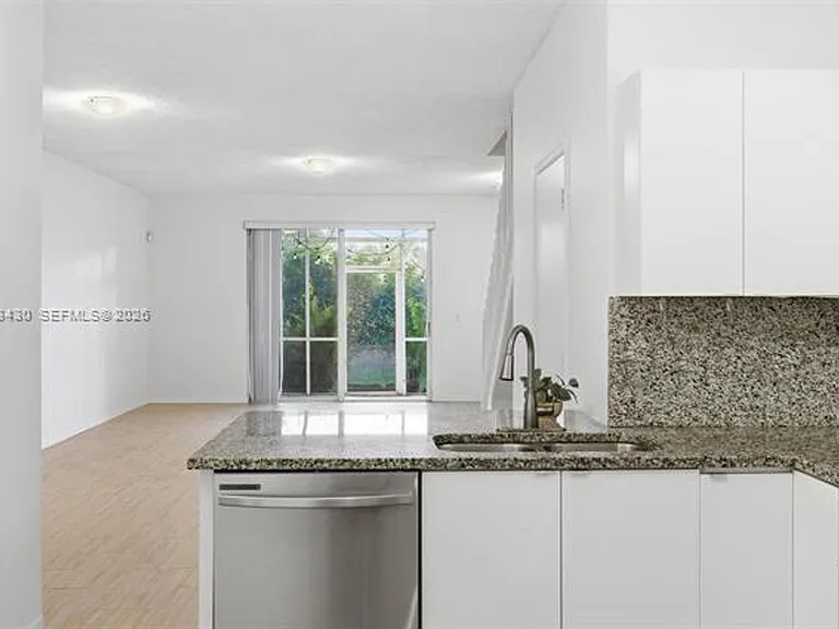 2066 Madeira Dr #Townhouse 2066 — Photo 19