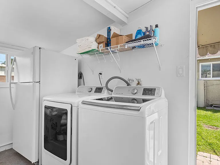 2109 N Valley St — Photo 7
