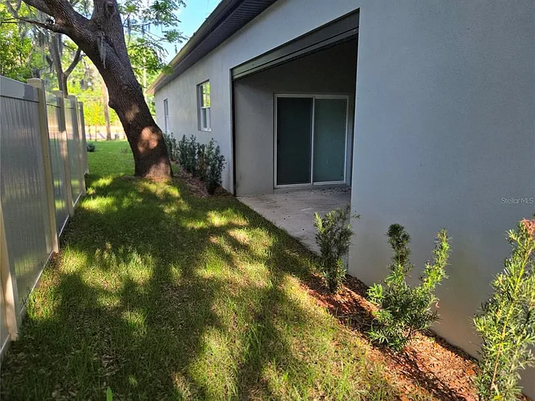 106 Lake Dr — Photo 19