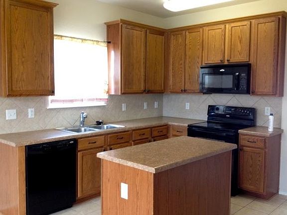 4th image of 241 Scarlet Ln