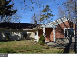 694 Fox Hunt Ln, Warminster, PA 18974