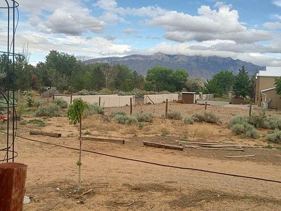 4th image of 585 Angel Rd