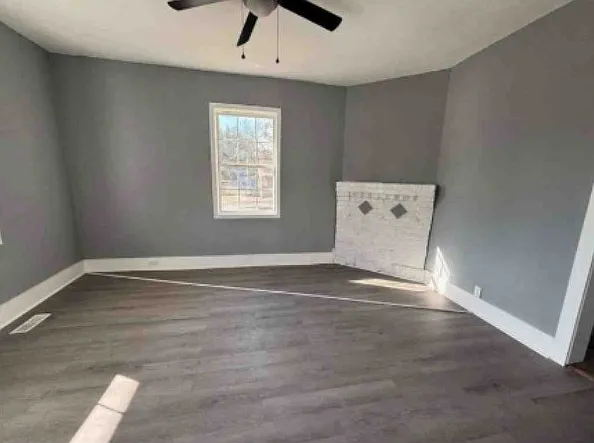 3201 Carver Street — Photo 1