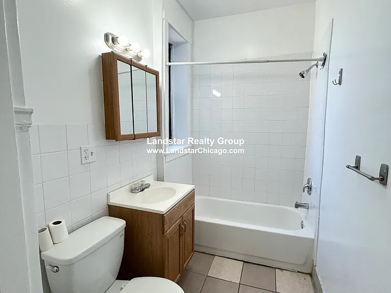 1670 W Pratt Blvd #2B — Photo 7