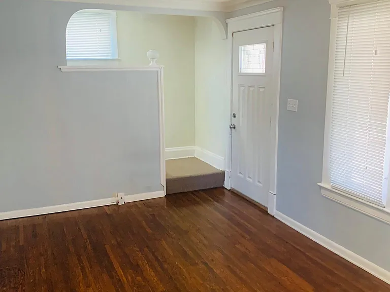 1347 Fry Ave — Photo 3