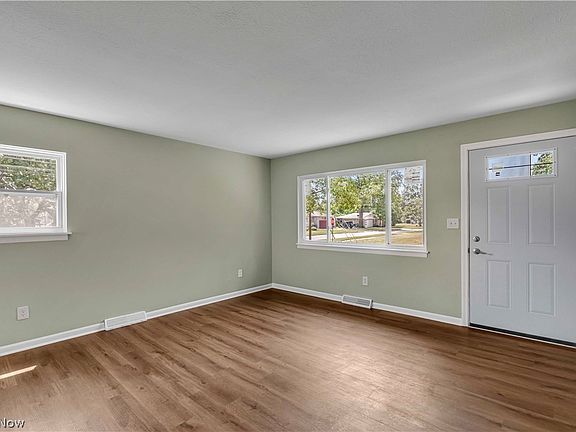 2nd image of 2703 Crehore St