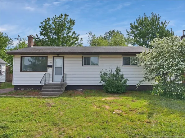 191 2nd Ave, Moncton, NB E1C 7Y5