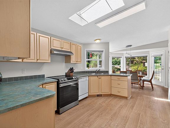 4th image of 1391 Price Rd #103