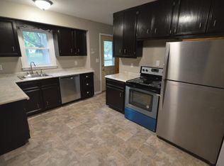 6561 4th St N, Oakdale, MN 55128