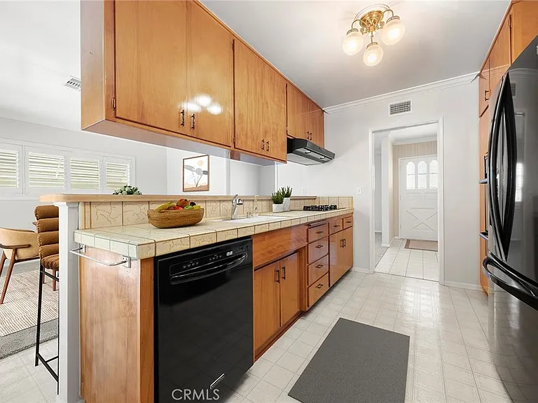 245 E Hoover Ave — Photo 12