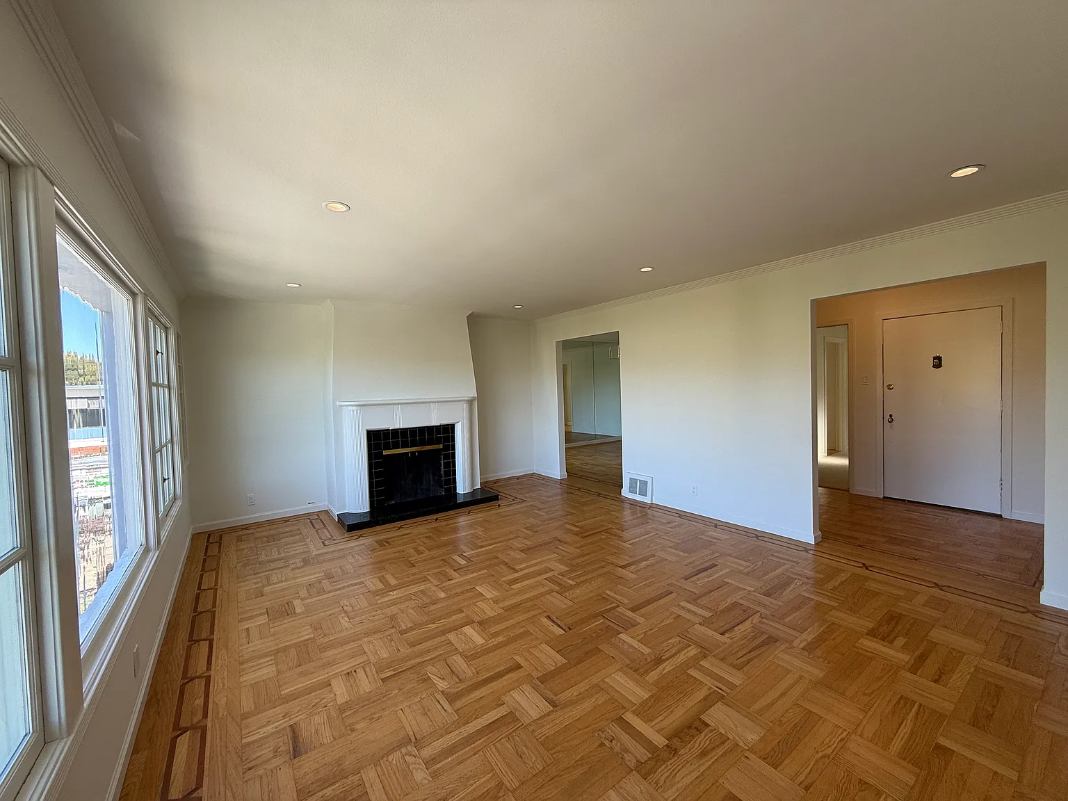 2 bed, 1575 sqft, $6,800 — Photo 2