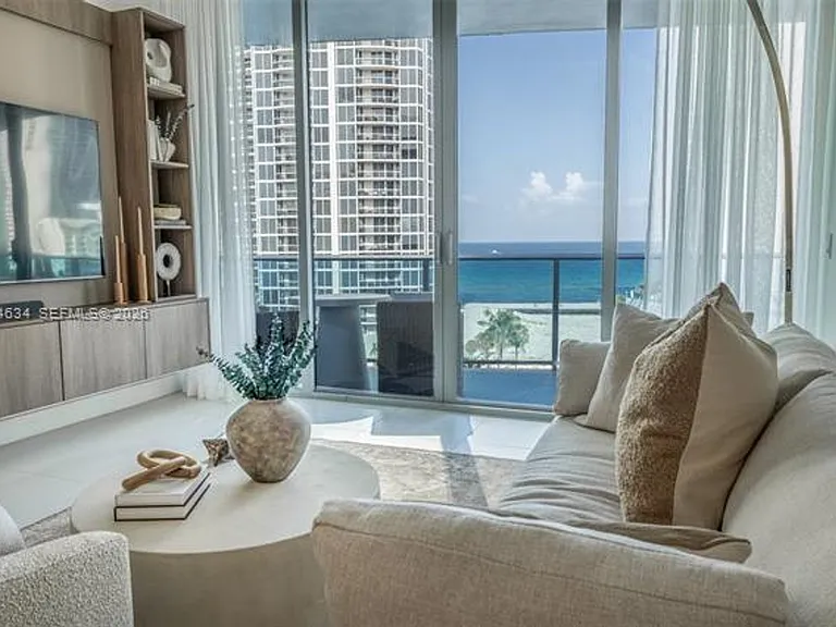 17550 Collins Ave #CU-703 — Photo 32