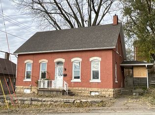 621 E 24th St, Dubuque, IA 52001