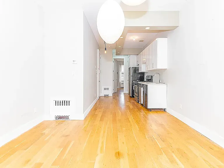 338 Melrose St #2E — Photo 3