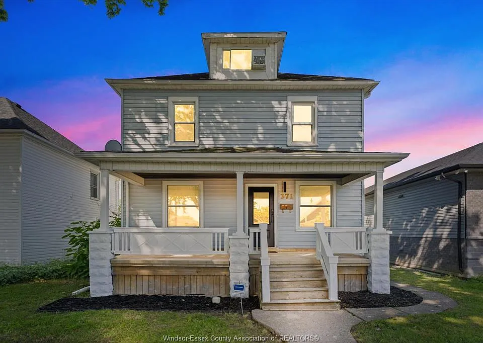 371 Curry Ave