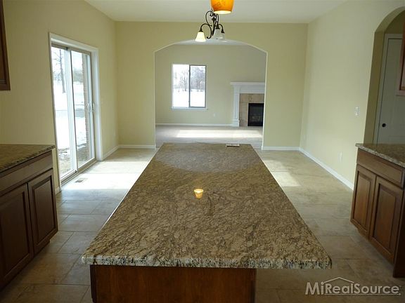 4th image of 36080 McKinley St