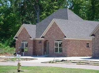 4527 Boardwalk, Benton, AR 72019