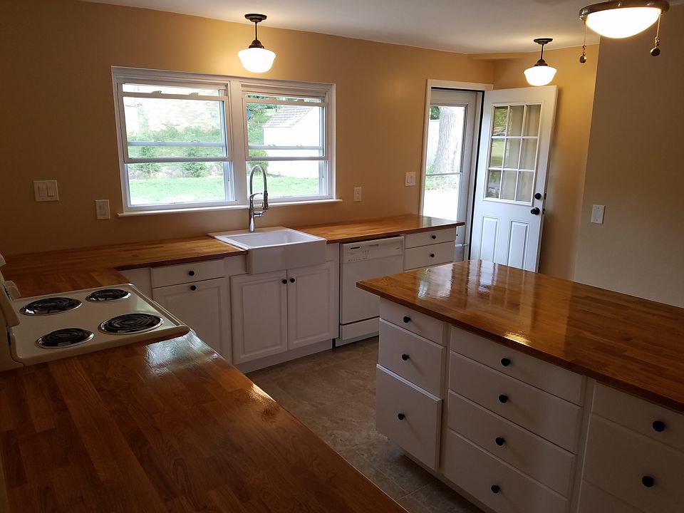 Kitchen looking to back yard