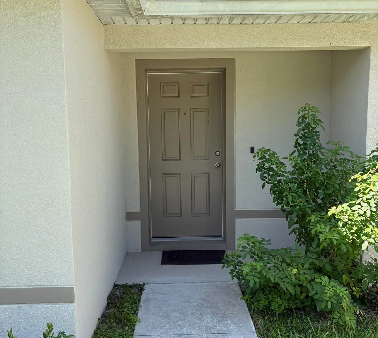 3 bed, 5.0 bath, 1294 sqft, $2,000 — Photo 2