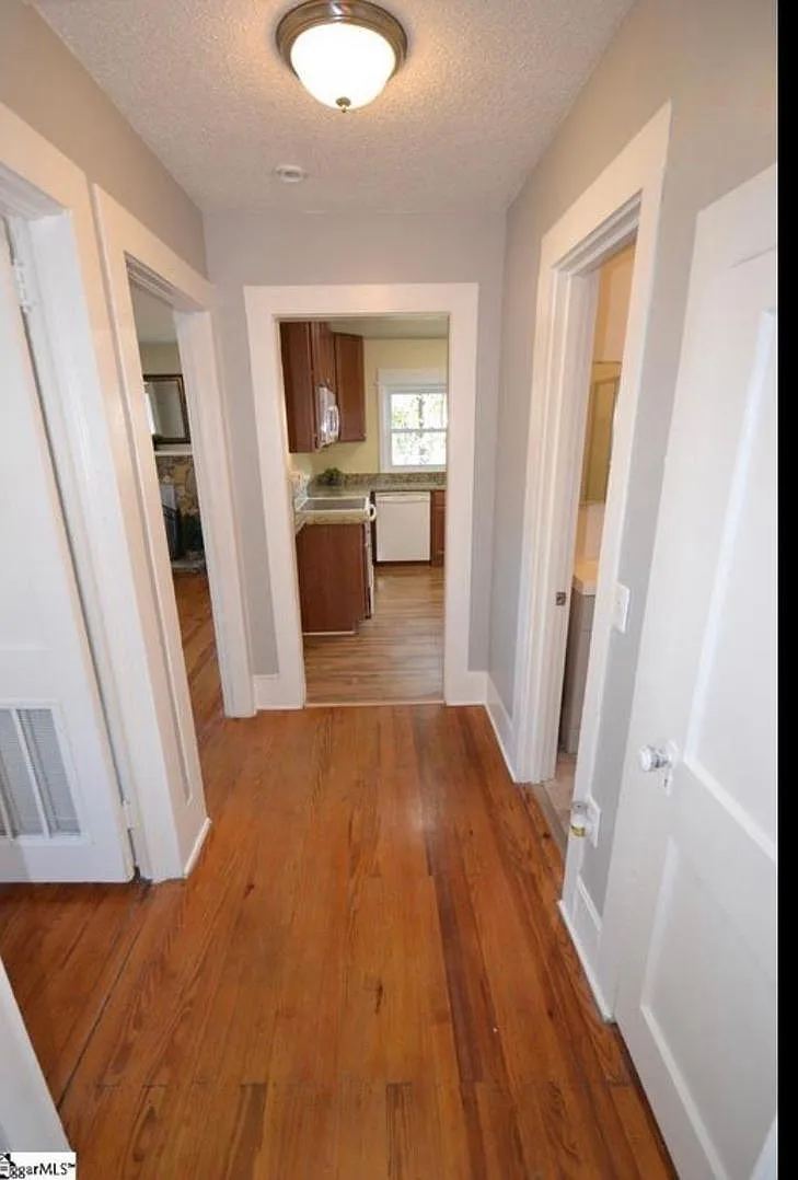 2 bed, 1200 sqft, $1,600 — Photo 4