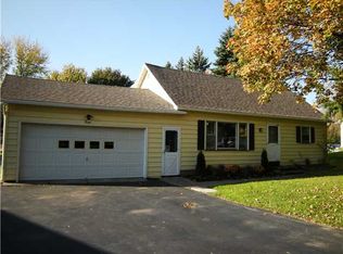 12 Scenic Cir, Rochester, NY 14624