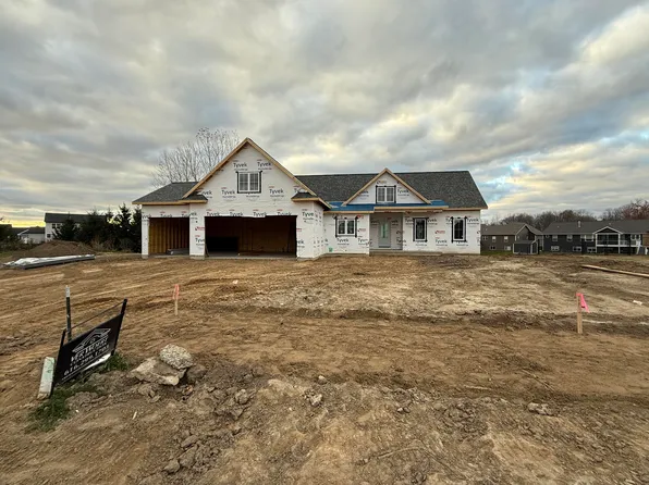 1821 Stratford Ln NW, Grand Rapids, MI 49534