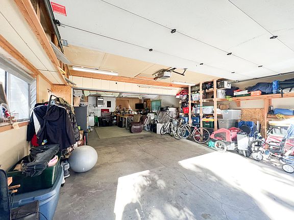 5th image of 1540 NE Bear Creek Rd