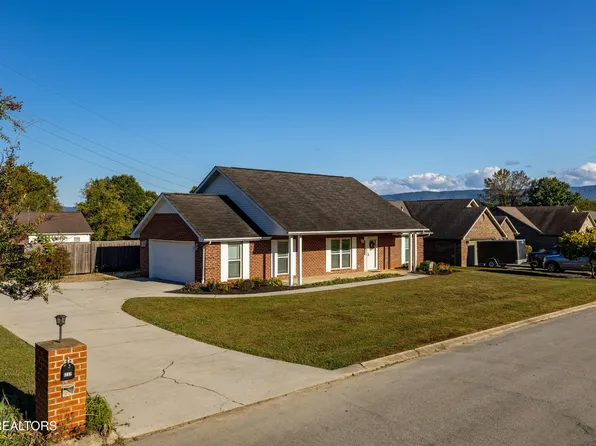 1232 Edinburgh Dr, Maryville, TN 37803