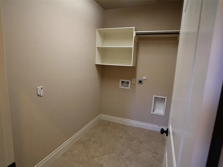 1995 Biscayne Lake Dr — Photo 17