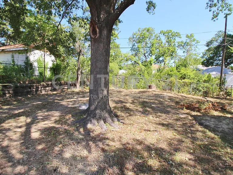 3427 Kinmore St — Photo 21