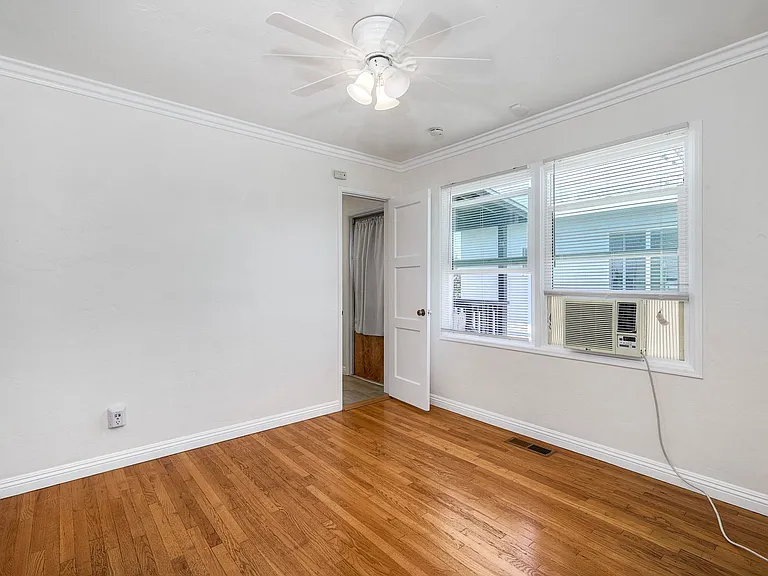 8800 Hayes St — Photo 17