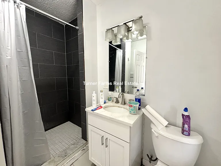 15 Taylor St #B — Photo 4