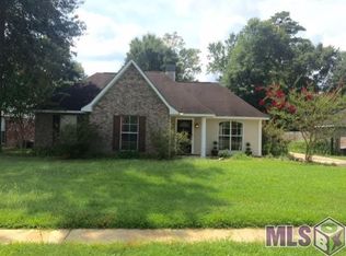 8092 Carlton Roberts Blvd, Denham Springs, LA 70726
