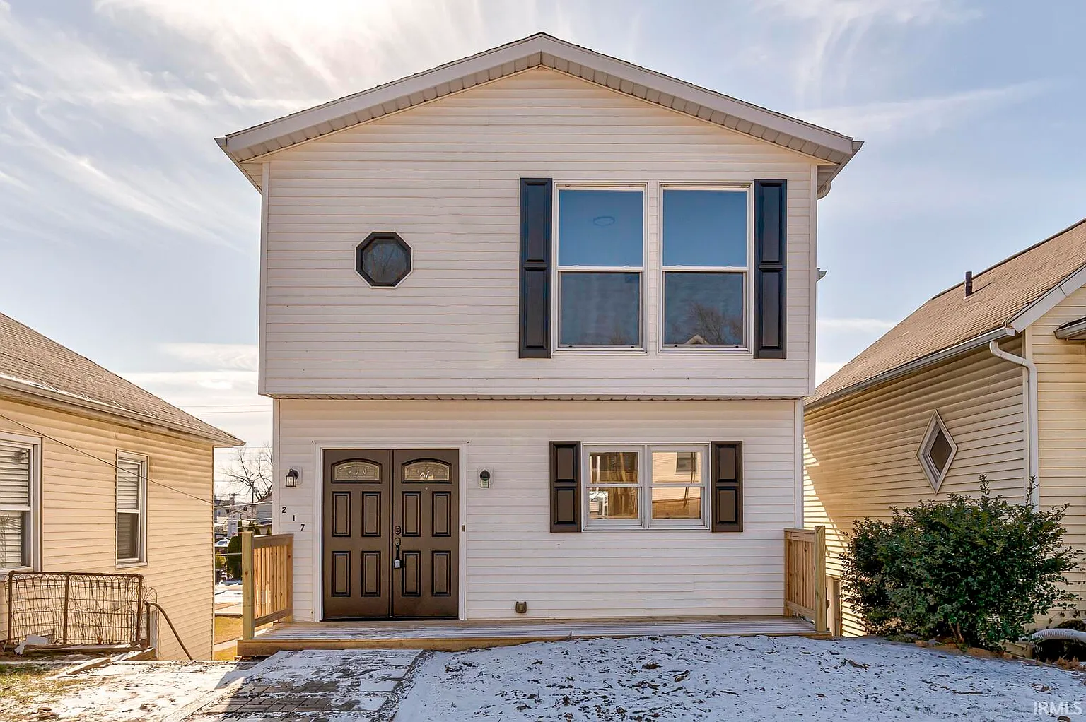 217 E Battell St photo 1