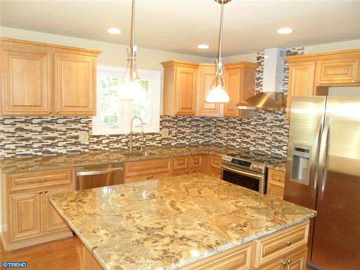 1st image of 2 Beech Hill Dr