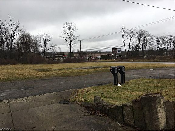 3rd image of 7906 South Ave