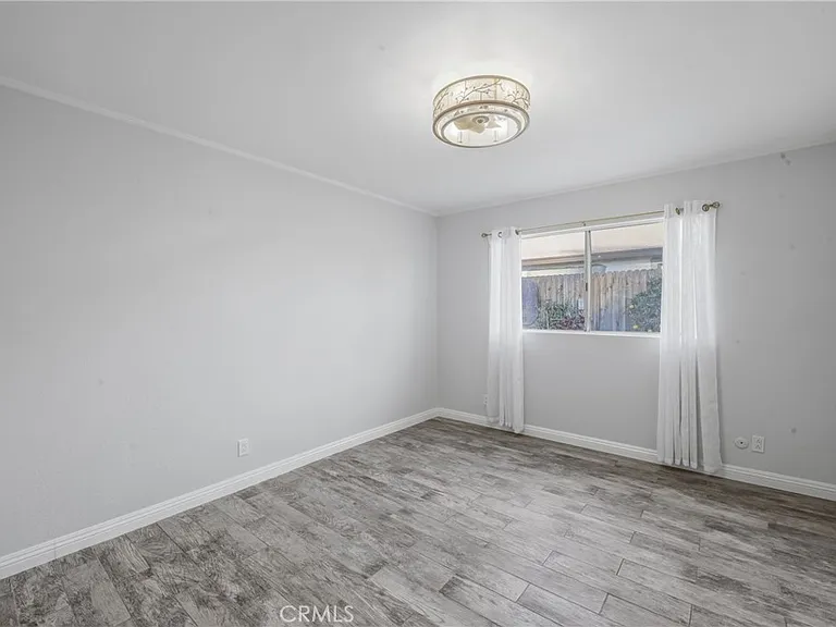6255 Mitchell Ave — Photo 25