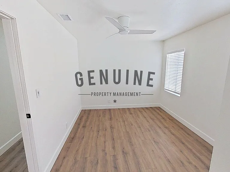 1145 W McFadden Ave — Photo 8