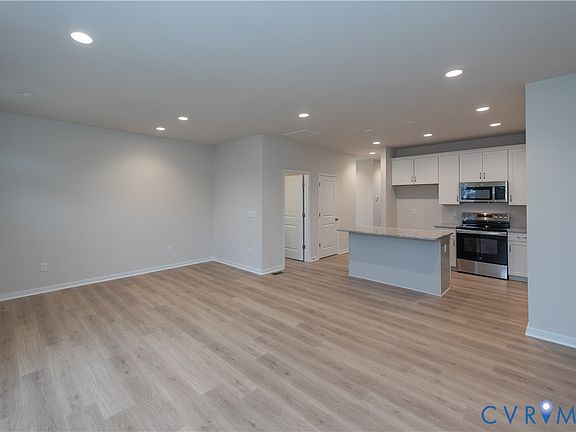 5th image of 8455 Villetta Pointe Ln