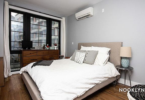 3rd image of 115 Stanwix St #225