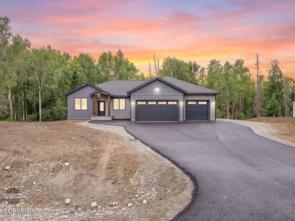 9379 W Palermo Cir, Wasilla, AK 99623