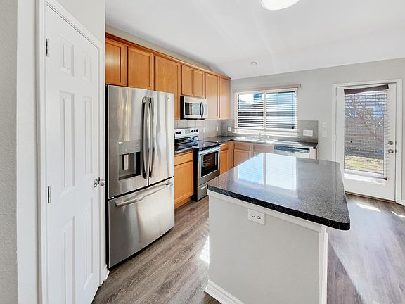 3rd image of 1612 Bluebird Dr