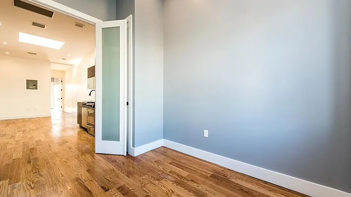 Rented by Nooklyn NYC LLC | media 36