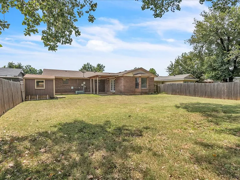 4121 Monica Dr — Photo 23