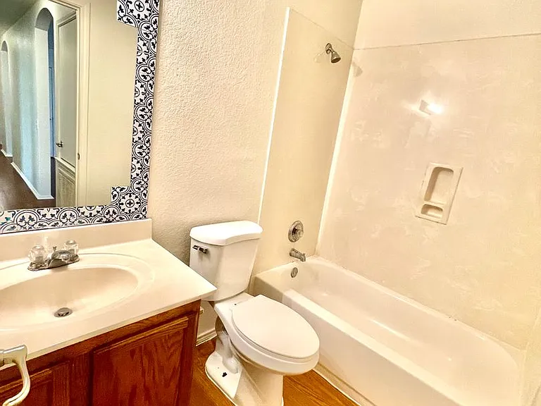 1401 Coriander Dr — Photo 13