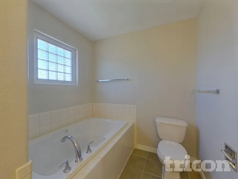 385 Longspur Dr — Photo 9